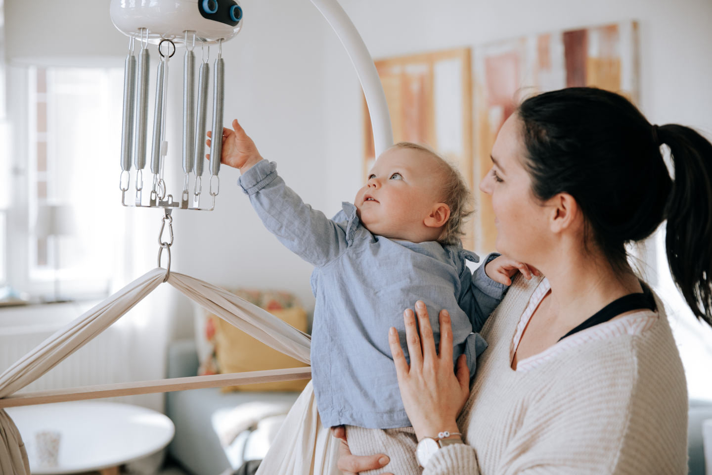 Die swing2sleep Motor Federwiege: 7 Federn zum Babyglück