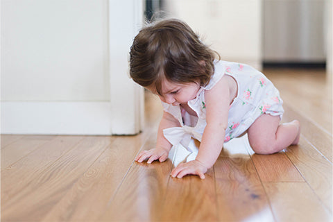 Babys 9. Monat: Die ersten Schritte