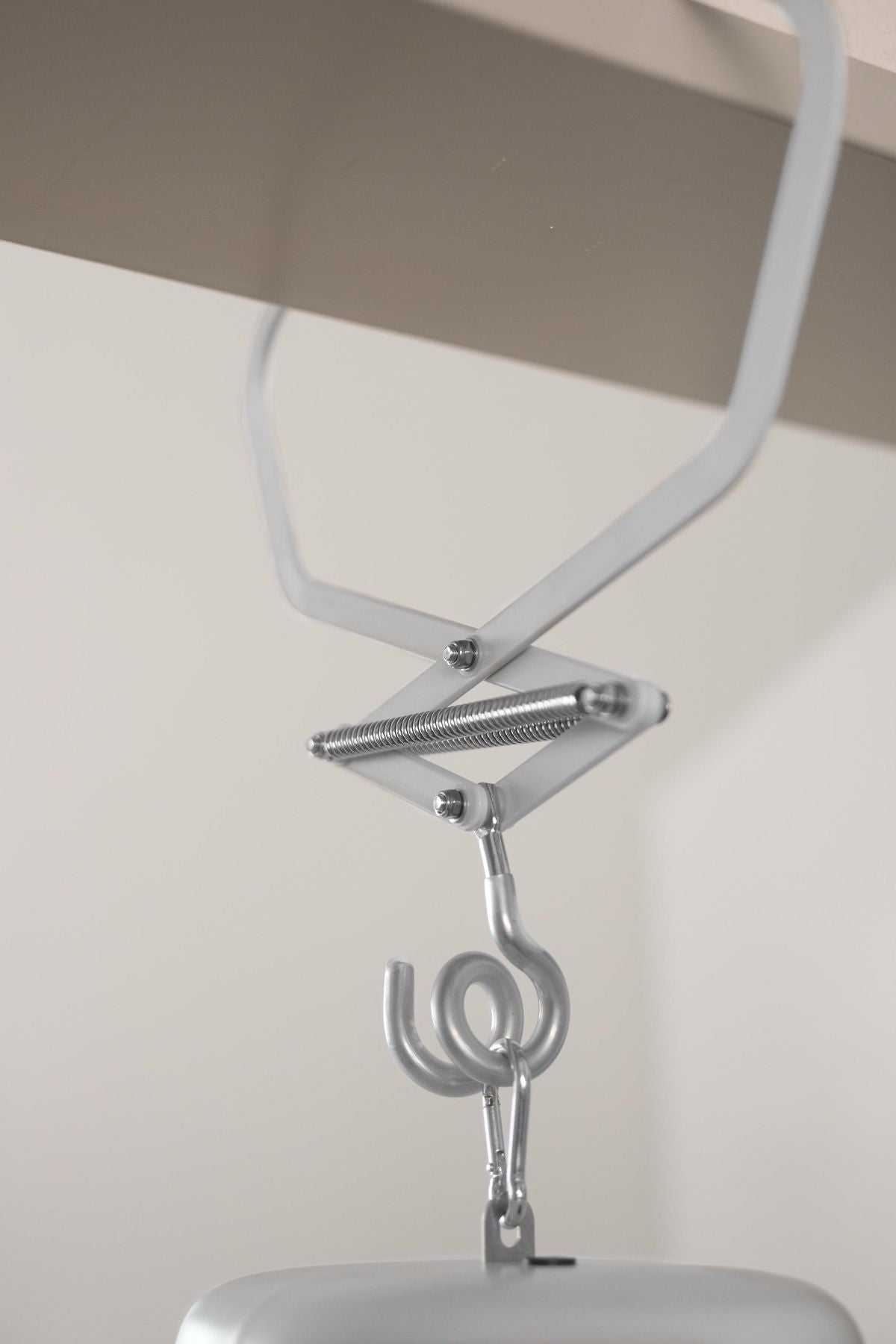 Door clamp for the automatic baby hammock